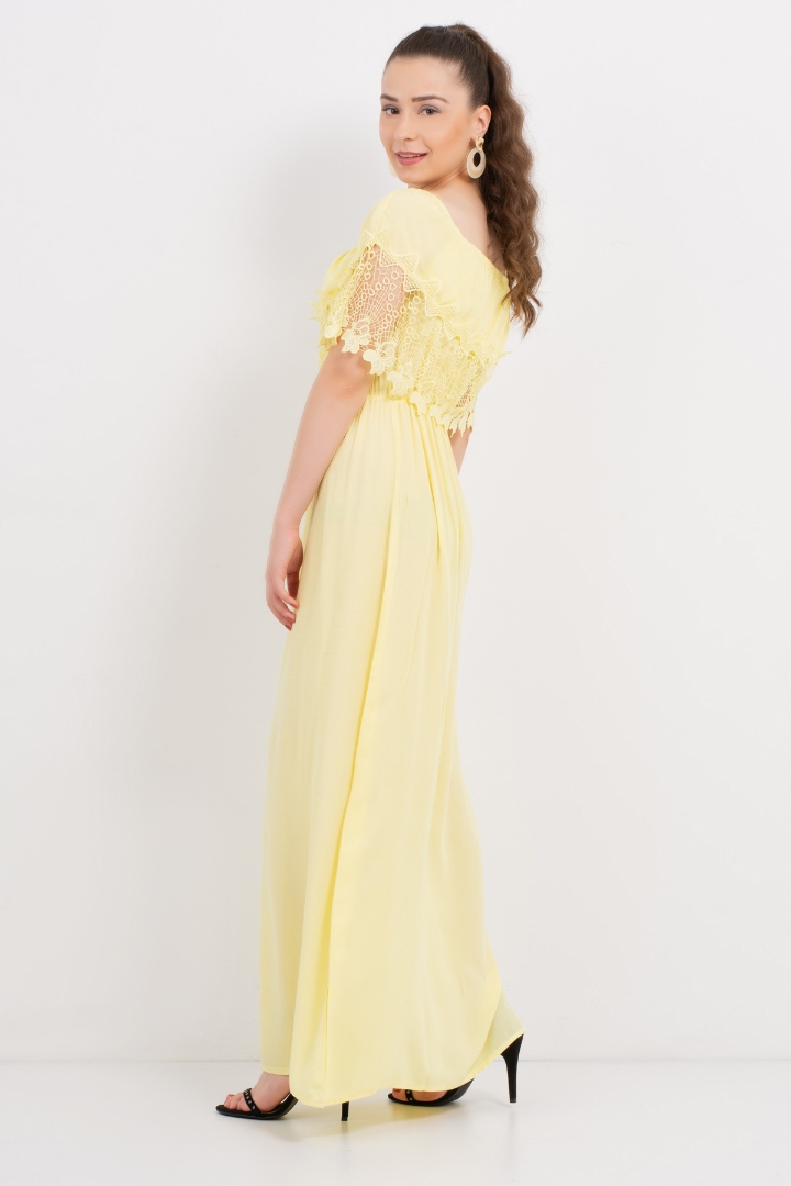 Sarı Kare Yaka Dantel Güpürlü Büzgülü Dokuma Elbise